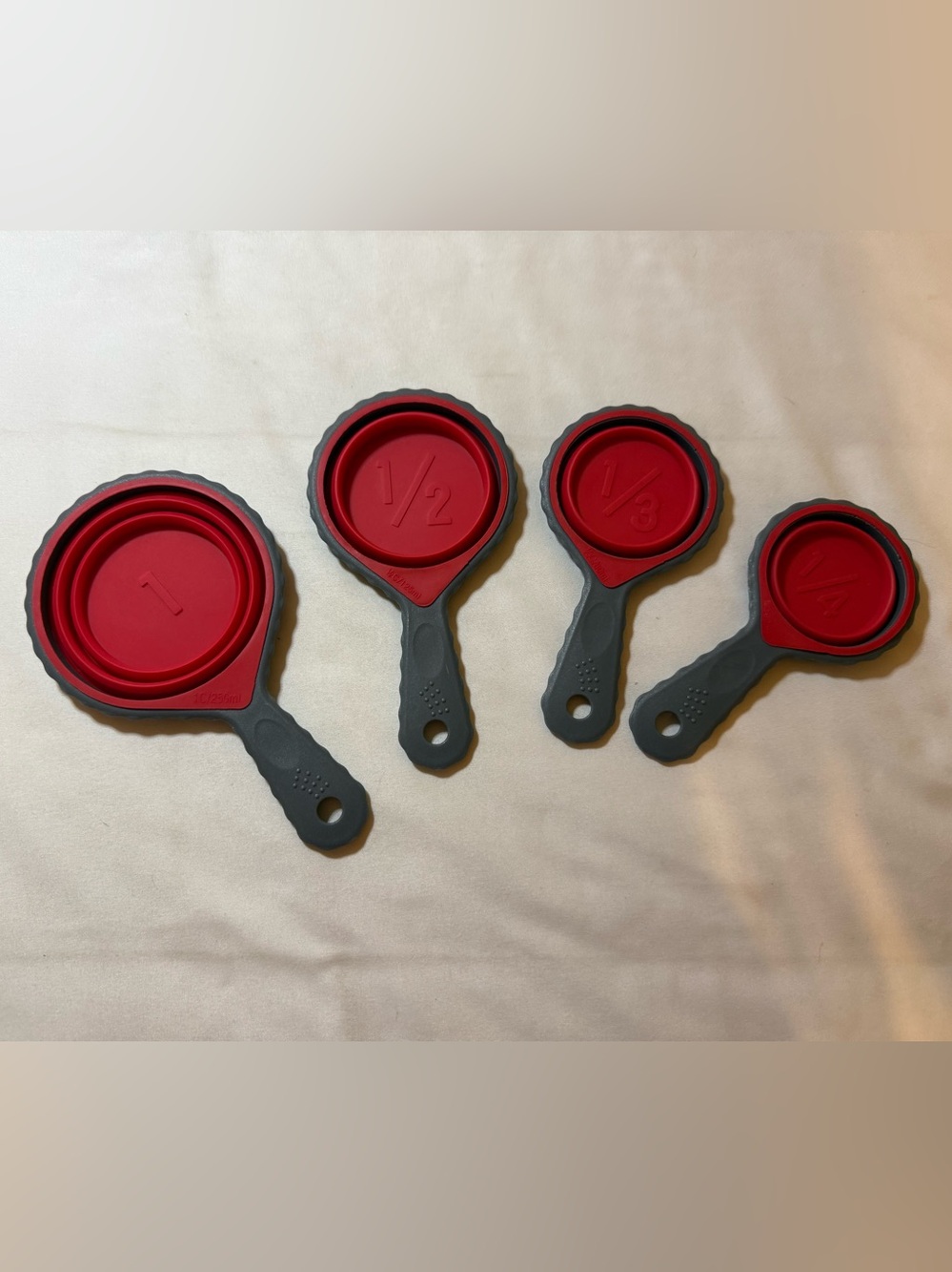 Red Silicone and Gray Handle Measuring Cups - Set